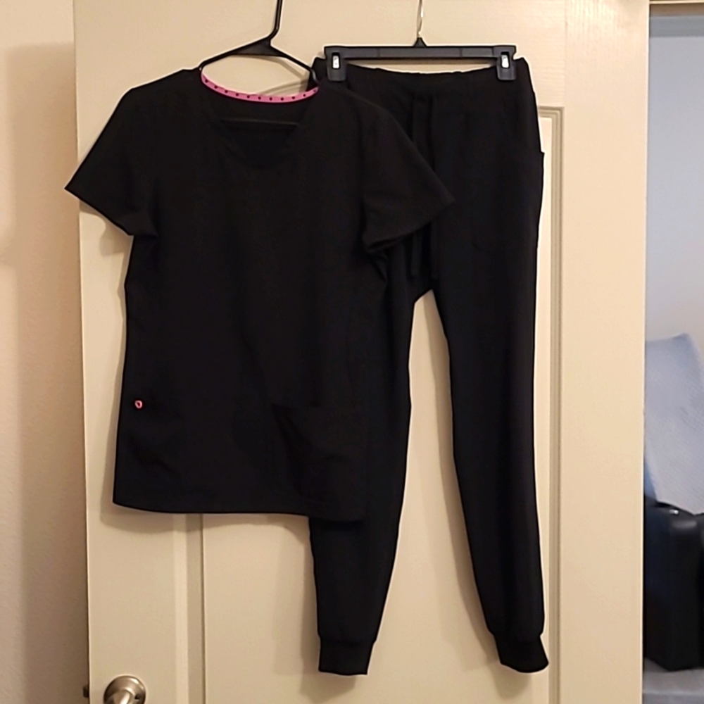 EUC Black HeartSoul Scrub Set Size Small